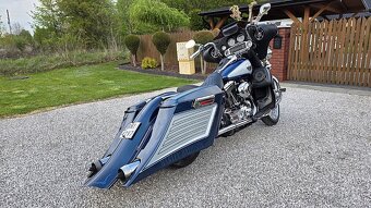 Harley Street Glide - 2
