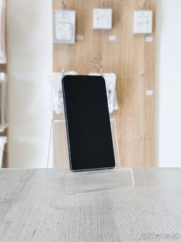 Samsung Galaxy S22 128GB Phantom Black - 2