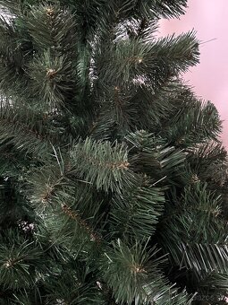 Nový umelý vianočný stromček – 1,5 m - 2