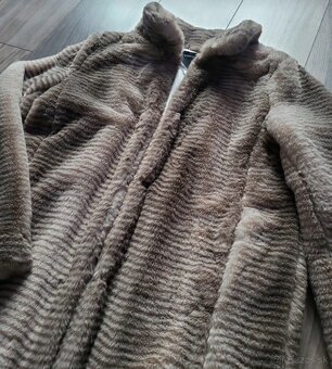 Dorothy Perkins kožúšok - 2