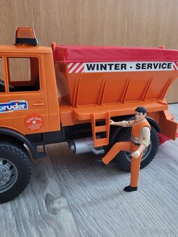 Bruder posypacie auto - 2