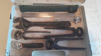 Francuzsky.kluc,klieste,ocelove.pravitko - 2