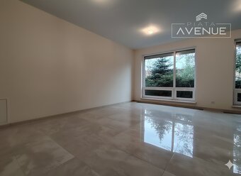 🏢 NA PREDAJ/ obchodný priestor so showroomom a možnosťou býv - 2