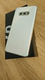 Samsung Galaxy S10e White veľmi dobrý stav - 2