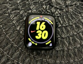 Apple Watch 8 45 mm Midnight Aluminium Case - 2