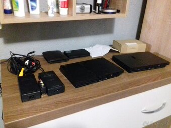Predám 2x Sony PlayStation 2 Slim - 2