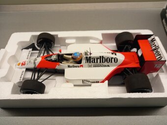 F1 MCLAREN HONDA MP4/4 CIRCUIT CATALUNYA 2015 ALONSO 1:18 - 2