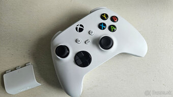 Joypad / Joystick na Xbox One, One S, Series S, Series X - 2
