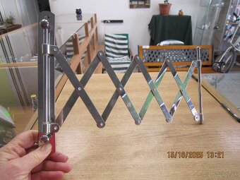 Darujem vyťahovací držiak  tzv. harmoniku - 2