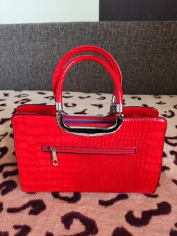 Červená kožená kabelka, používaná, nemám pás cez rameno - 2