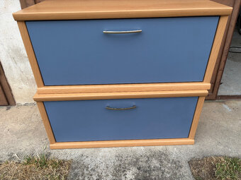 Predam vyklapacie police - 2