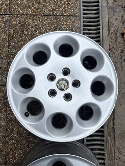 Predam elektróny 205/55 r16 - 2