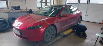 Tesla 3 – letné originálne pneumatiky Michelin e Primacy 235 - 2