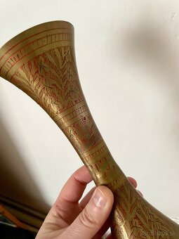 Tepaná váza (výška 34cm) - 2