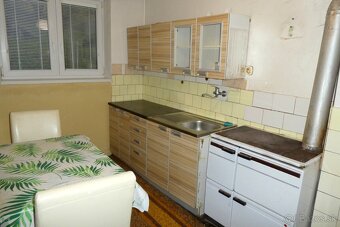 Na predaj 2,5 izbový tehlový byt v Cinobani - 2