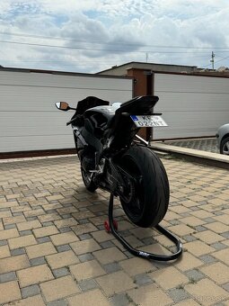 Honda CBR1000RR SC59 - 2