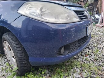 Predam predný nárazník na Renault Thália 1.2 55kw rok2011 - 2