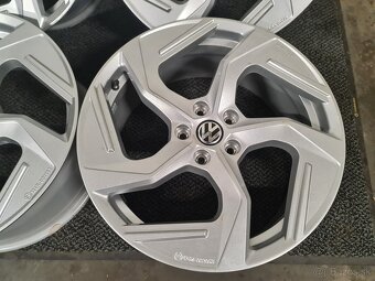 5X112 R19 8,0J ET45 BORBET - ALU DISKY - 2