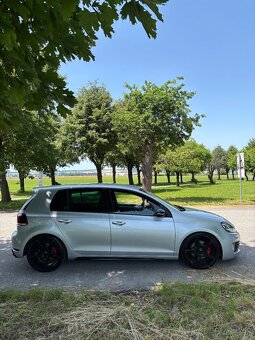 VOLKSWAGEN GOLF GTI • 2010 • 2.0 TSI - 2