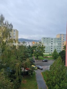 Predáme 4-izbový byt v Trenčíne na Sihoti - 2