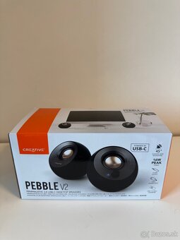Creative pebble v2 - 2