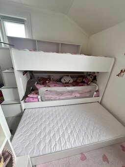 Poschodová postel pre 3 deti - 2