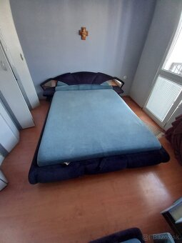 Postel,toaletný stolík,tabureta - 2
