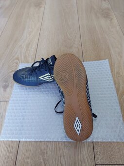 Halovky Umbro 34 + BONUS poštovné v cene - 2
