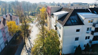 Priestraný 3-izbový tehlový byt s balkónom, terasou a s možn - 2