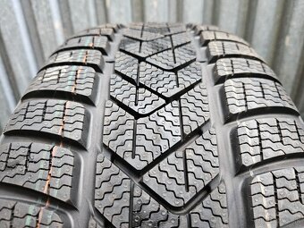 2 ks úplne nových zimných pneu Pirelli Sottozero- 225/60 r17 - 2