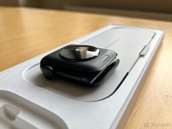 Apple Watch SE (Gen 2) 40mm - 2