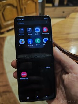 Samsung Galaxy Z Flip 4 - 2