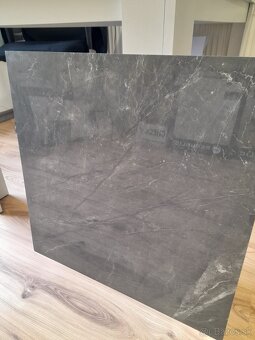 Predam dlažbu 60x60 vysoký lesk. - 2