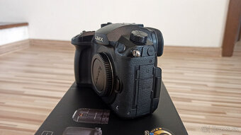 Predám Panasonic LUMIX GH5 + príslušenstvo - 2