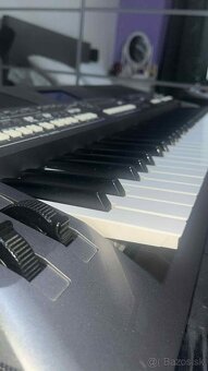 Yamaha psr-s670 - 2