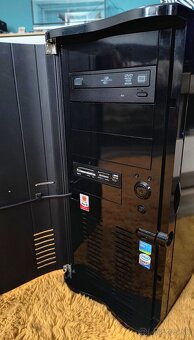 Predám PC Asus P6T SE, Intel Xeon X5650, DDR3 20GB, SSD+HDD. - 2