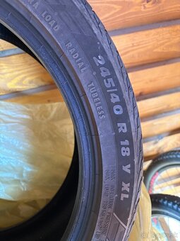 Letne pneumatiky 245/40 R18 - 2