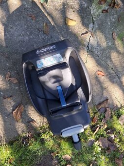 Autosedacka a choditko. - 2