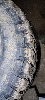 Predám gumy s disky 30x9.5 r15 - 2