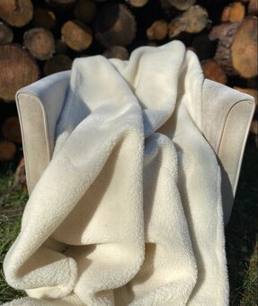 Deka z ovčej vlny - 2
