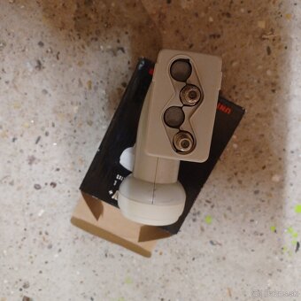 Hlava satelitného prijímača konvertor LNB. - 2