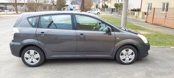 Toyota Corolla Verso 2.2 D-4D - 2