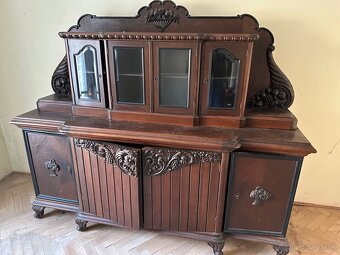 Starožitný príborník rok 1920 - 2