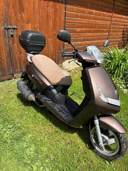 Skúter Peugeot 125 - 2