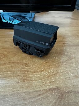 Vortex AMG® UH-1® GEN II HOLOGRAPHIC SIGHT - 2