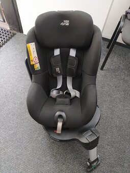 Otočná detská sedačka Britax Römer dualfix M i-Size - 2