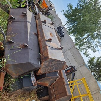 Predám Lopata,varecha,lyžica,zetor,manitou,jcb - 2