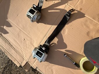 VW TIGUAN II 5NA zadni pasy 15-20 pravy levy - 2