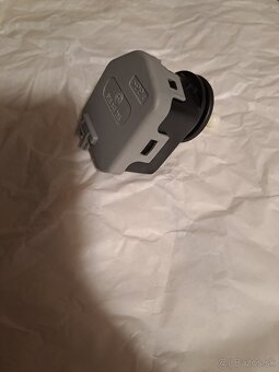 Motorček nastavovania svetiel na Škoda Fabia 1 - 2