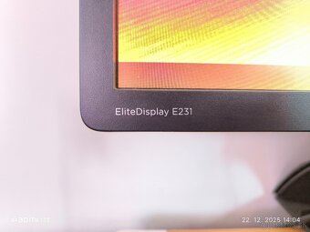 Predam lacno monitor HP - 2